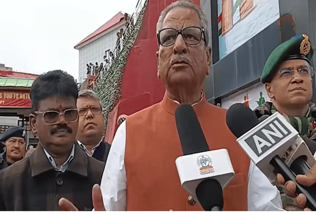 Governor Om Prakash Mathur flagged of Kailash mansarovar yatra